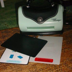 SIZZIX Texture Boutique Embossing Folder Card Maker